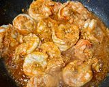 รูปขั้นตอนการทำที่ 2 ของ กุ้งผัดกระเทียมและเห็ดฟาง