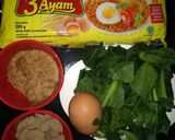 Foto langkah ke 1 dari resep Mie Goreng bakso telor.