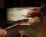 Foto del paso 12 de la receta: Torta de chocolate con frutillas y crema chantillí
