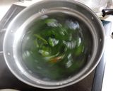 A picture of step 3 of Fresh Wakame and Yellowtail Shabu-Shabu (Black Salt).