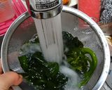A picture of step 4 of Fresh Wakame and Yellowtail Shabu-Shabu (Black Salt).