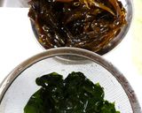 A picture of step 5 of Fresh Wakame and Yellowtail Shabu-Shabu (Black Salt).