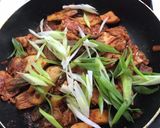 รูปขั้นตอนการทำที่ 2 ของ หมูผัดกิมจิ