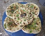 ચીઝ ગાર્લિક નાન (Cheese Garlic Naan Recipe in Gujarati) રેસીપી સ્ટેપ5ફોટો