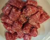 Foto del paso 2 de la receta: Salchichas salteadas con pimientos, calabacín y champiñones