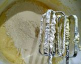 Foto langkah ke 5 dari resep Condensed Milk Pound Cake.
