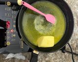 Hình bước làm 1 của món Bánh quy mặn kẹp phô mai
