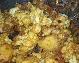 A picture of step 5 of Cauliflower dry bhaji.