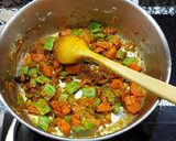 Foto del paso 3 de la receta: Guisado de calamarcitos y patatas
