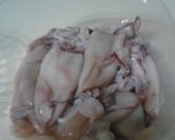 Foto del paso 1 de la receta: Calamares en salsa con su tinta al Fino de Moriles