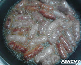 Foto del paso 3 de la receta: Longaniza con vino a la canela
