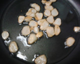 Foto del paso 2 de la receta: Salsa Ali Oli de pimientos asados con ajos refritos