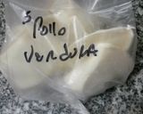 Foto del paso 4 de la receta: Agñelottis de pollo y espinaca en salsa de calamares.