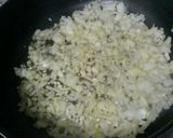 Foto del paso 1 de la receta: Cintas de calabaza con cebolla y ajo