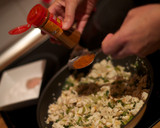 Foto del paso 4 de la receta: Empanadas de pollo al horno