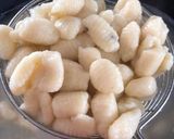 Foto del paso 4 de la receta: Ñoquis en crema liviana de verdeo