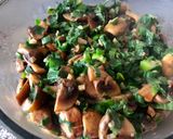 Foto del paso 3 de la receta: Champiñones salteados con cebollín