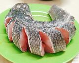 Hình bước làm 1 của món Cá lóc quay me