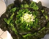 Une image de l'étape 9 de Laitue rougette aux petits oignons blancs et herbes aromatiques.