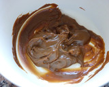 Foto del paso 1 de la receta: Bombones con migas de tortas bañadas en chocolate 