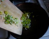 Foto del paso 1 de la receta: Tortilla de tallarines y arroz