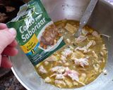Foto del paso 1 de la receta: Tortilla de acelga y pollo casera