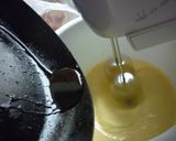 Foto del paso 7 de la receta: Torta de manzana invertida con chips de chocolate 