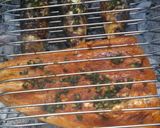 Foto del paso 4 de la receta: Asado a la parrilla de filet de salmon rosado con provenzal