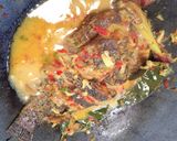 Foto langkah ke 4 dari resep Ikan Nila Bumbu Kuning.
