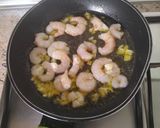 Foto del paso 2 de la receta: Patatas aliñas con gambas