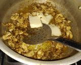 A picture of step 3 of Chicken cheese Maggie.