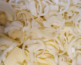 Foto del paso 1 de la receta: Patatas al horno con cebolla
