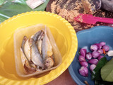 Brengkes/pepes Pindang (ikan sarden)