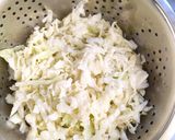 Foto del paso 4 de la receta: Repollo con huevo y queso como acompañamiento