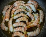Foto del paso 3 de la receta: Espirales al curry con langostinos y un toque de mandarina y Pan mantou