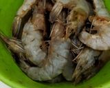 Foto langkah ke 2 dari resep Udang Goreng Asam.