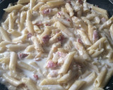 Foto del paso 4 de la receta: Macarrones con carbonara de cebolla