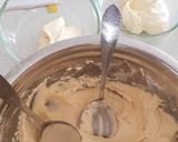 A picture of step 2 of Strawberry Cheese Layer Cake.