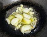 Foto langkah ke 2 dari resep Tumis Kacang Panjang Kerang Dara.