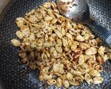 A picture of step 4 of Hara choliya palak salad.