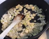 Une image de l'étape 8 de Pommes de terre roseval sautées aux poivrons corne et herbes aromatiques.