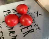 Une image de l'étape 1 de Salade de betteraves rouges et tomates à la feta et persil.