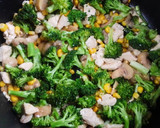 Foto del paso 2 de la receta: Crema de Champiñones (Lata) con verduras
