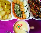 A picture of step 13 of Fried potato, chicken sauce and salad.