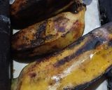 Foto langkah ke 4 dari resep Pisang Salambuak (Pisang Rebus Salut Kelapa Parut).