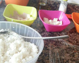 Foto del paso 2 de la receta: Onigiris (bolas de arroz)