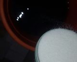 A picture of step 3 of Hibiscus drink.