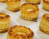 Foto langkah ke 3 dari resep Strawberry Pastry Cup.