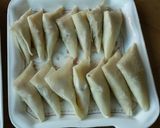 A picture of step 3 of Khajoor ke samose.