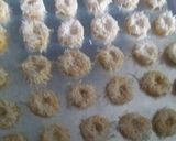 Foto langkah ke 3 dari resep Kue kering Thumbprint.